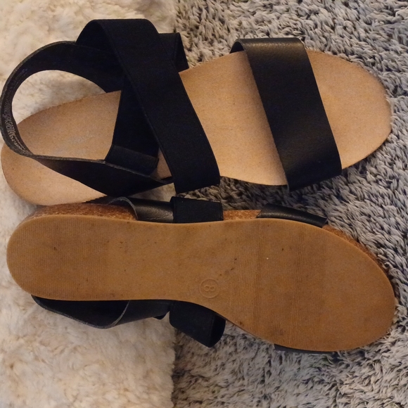 Sandals - Picture 4 of 4